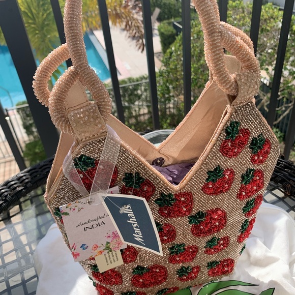🔥 Viral Made in India Strawberry Beaded Bag - Picture 6 of 8